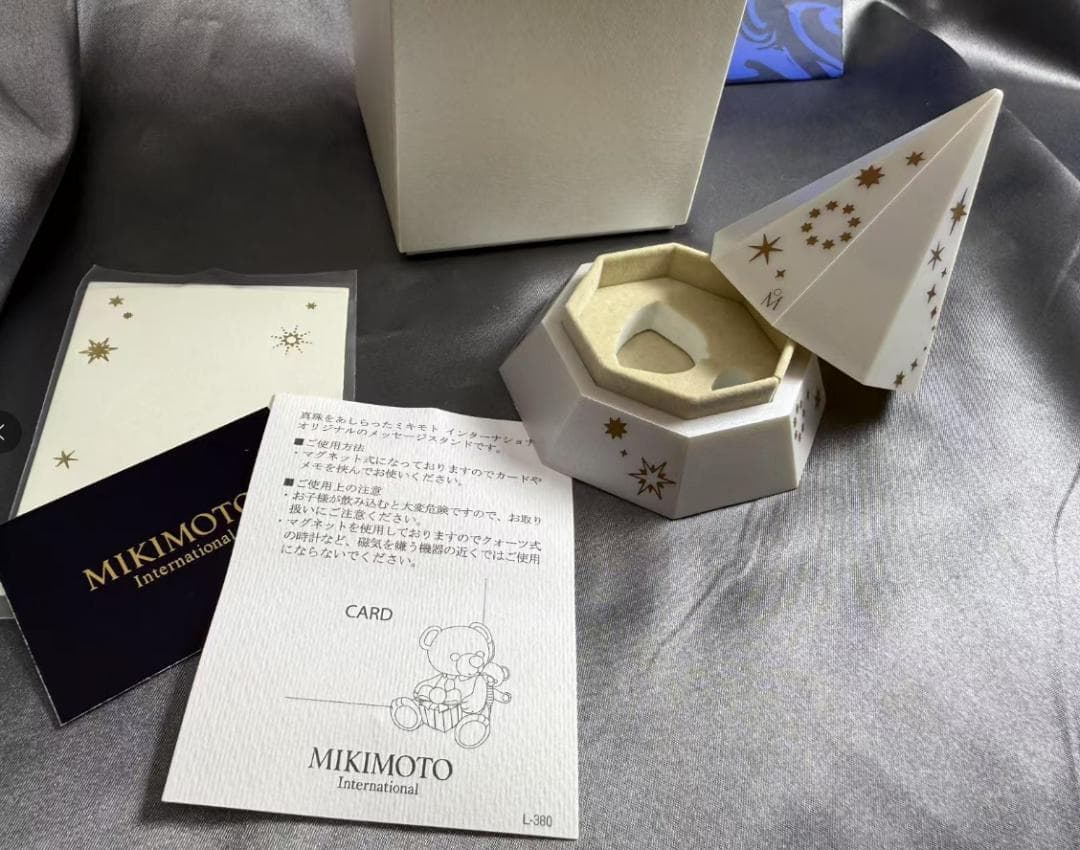 MIKIMOTO 金メッキ クマの置物 パール付きメッセ－ジスタンド
