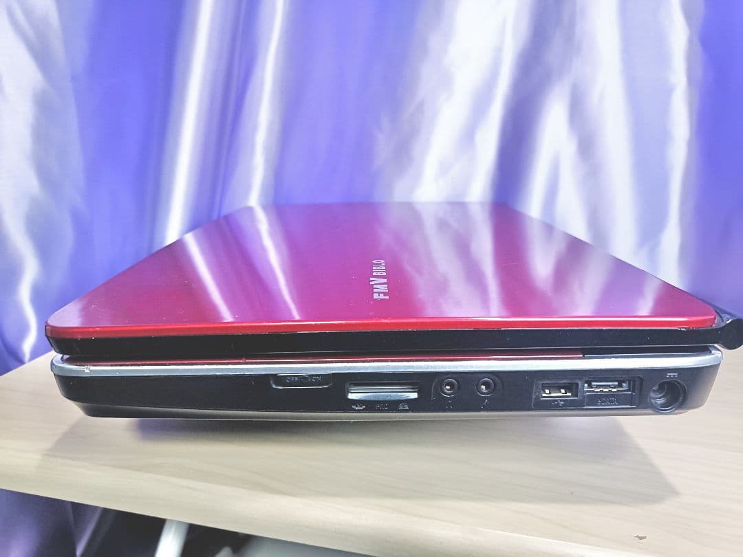 富士通FMV-BIBLO NF/D70