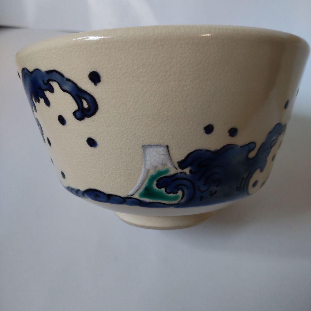 抹茶茶碗 色絵 富士と波 茶碗 茶碗 茶道具 茶器 抹茶碗 美品 です。