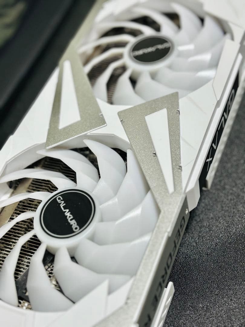 玄人志向 GALAKURO GK-RTX3060Ti-E8GB/WHITE