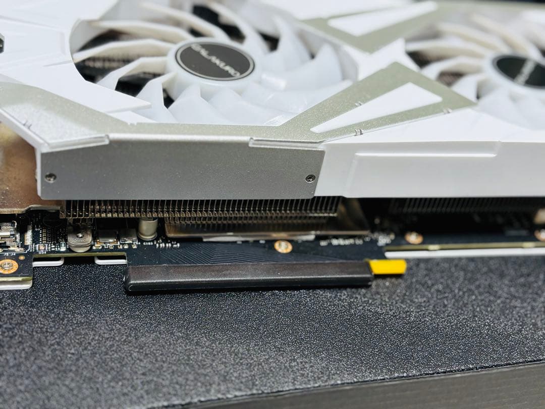 玄人志向 GALAKURO GK-RTX3060Ti-E8GB/WHITE