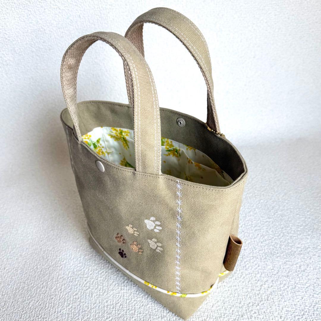 【ハンドメイド】パピヨン刺繍のビンテージ帆布トートバッグ（ミモザ)本革チャーム付