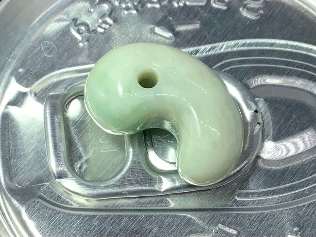 ⭕️専門店のお値段と比べてください‼️ 糸魚川翡翠勾玉ジェダイト　鑑定ソーティング付