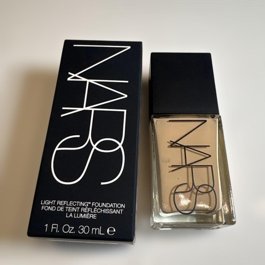 新品未開封　NARS ライトリフレクティング ファンデーション 30mL