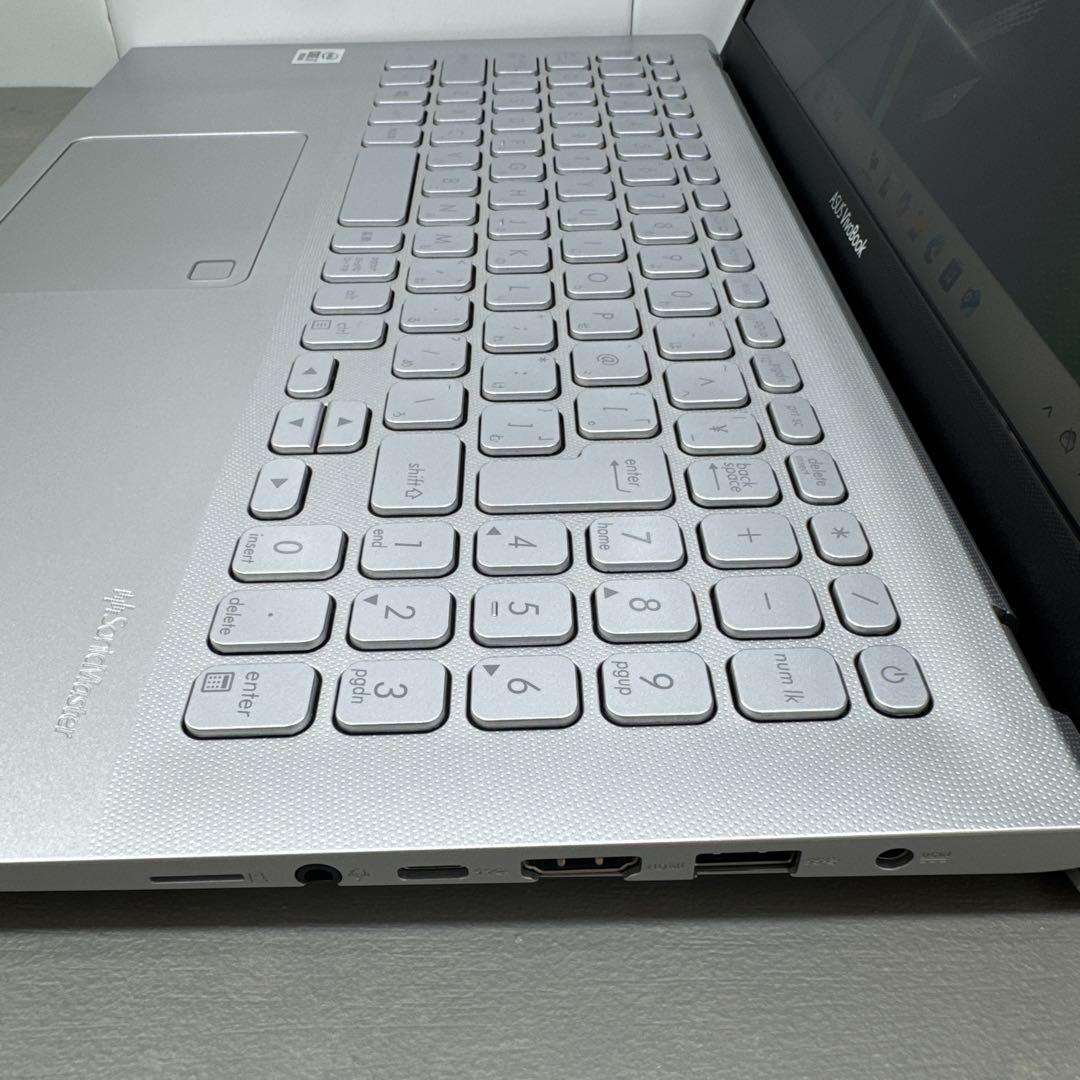 【希少】ASUSVivibook15☘10世代i7☘NVMe512メモリ16