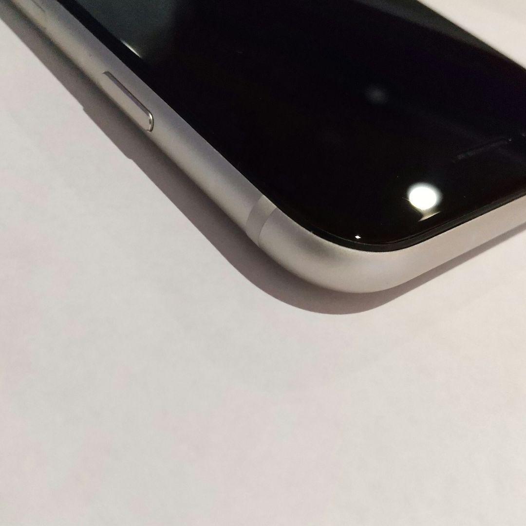 iPhone SE3 64Gb SIMフリー スターライト　白色　603021