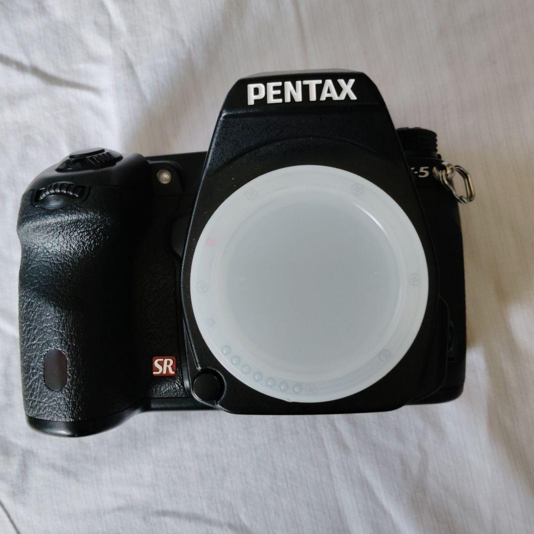 ペンタックスK5ボディ・バッテリ２個、充電器付き。説明書付き。美品。動作品