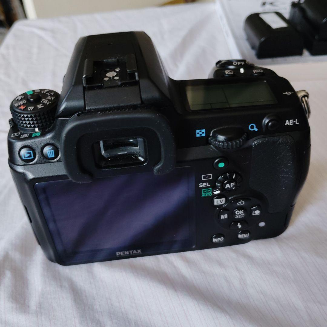 ペンタックスK5ボディ・バッテリ２個、充電器付き。説明書付き。美品。動作品