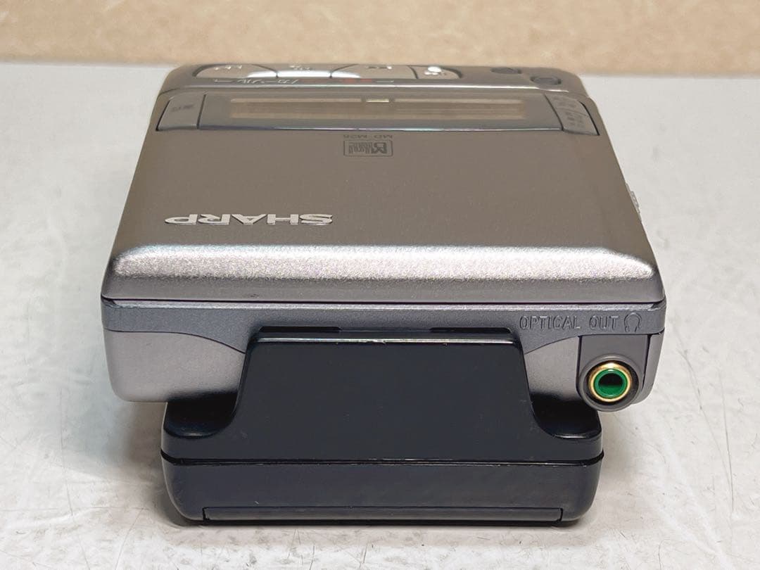 シャープ MD-M25-S ポータブル（MD）レコーダー。