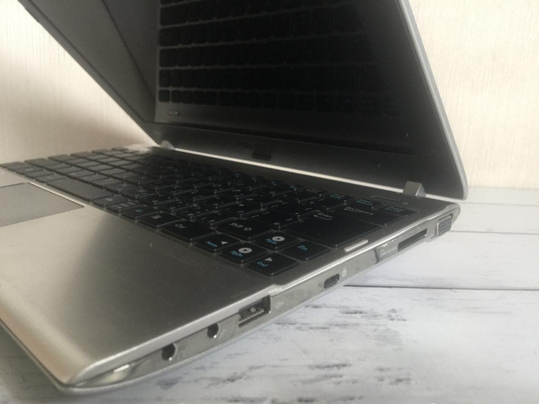 【荣荣】ASUS Eee PC 1215B 12.1型薄型・コンパクト