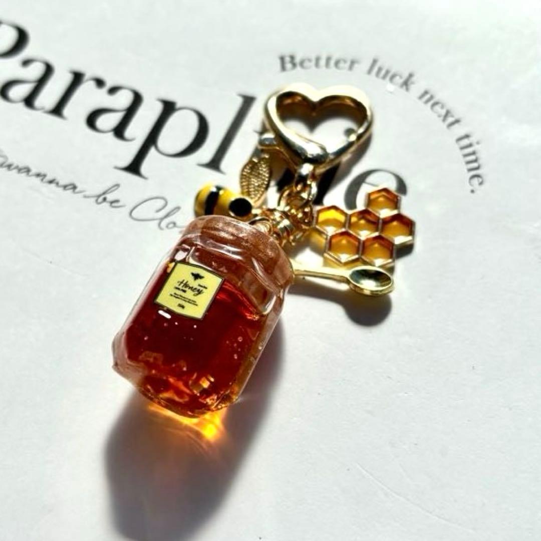 レジンキーホルダー　はちみつ　蜂　イエロー　ハンドメイド