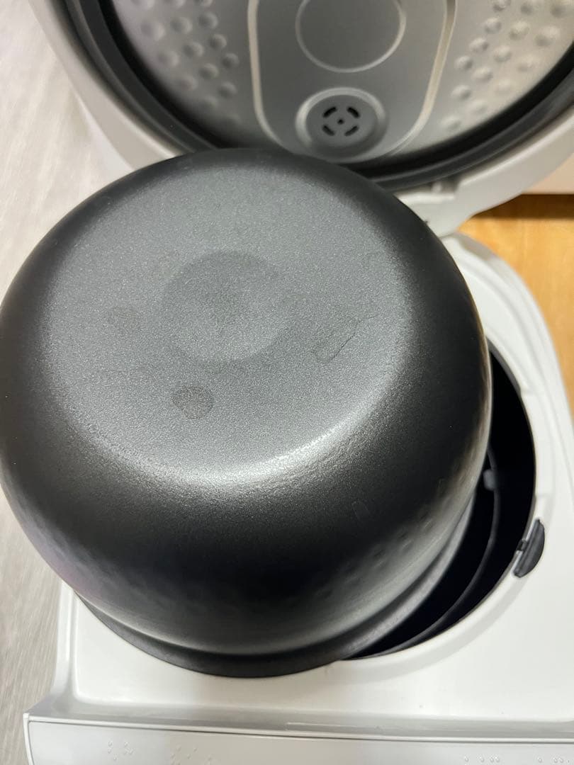 TOSHIBA 炊飯器 RC-10HR 2025年製 IHジャー 白