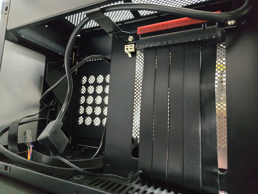 Lian Li A4-H2O Mini-ITX ケース アルミニウム製