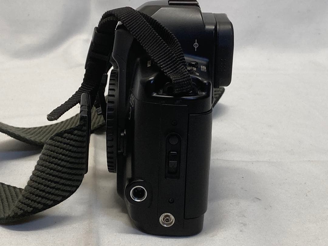 Canon キヤノン　EOS 3 一眼レフ　フィルムカメラ