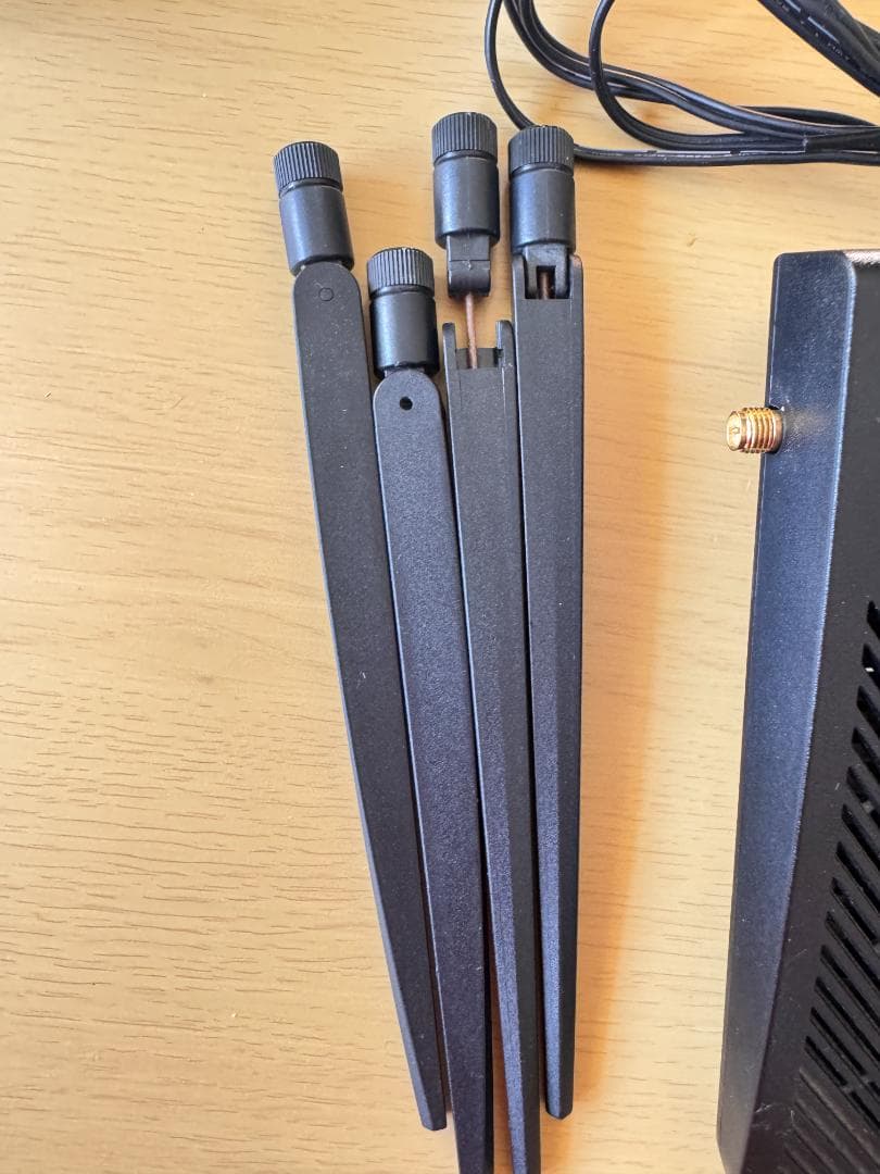 Synology RT2600ac 無線LANルーター（アンテナ破損あり）