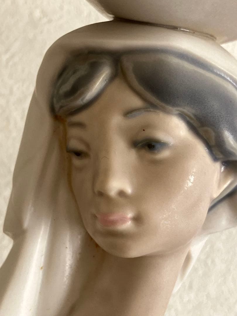 LLADRO リアドロ 壺を頭にのせる2人の女性