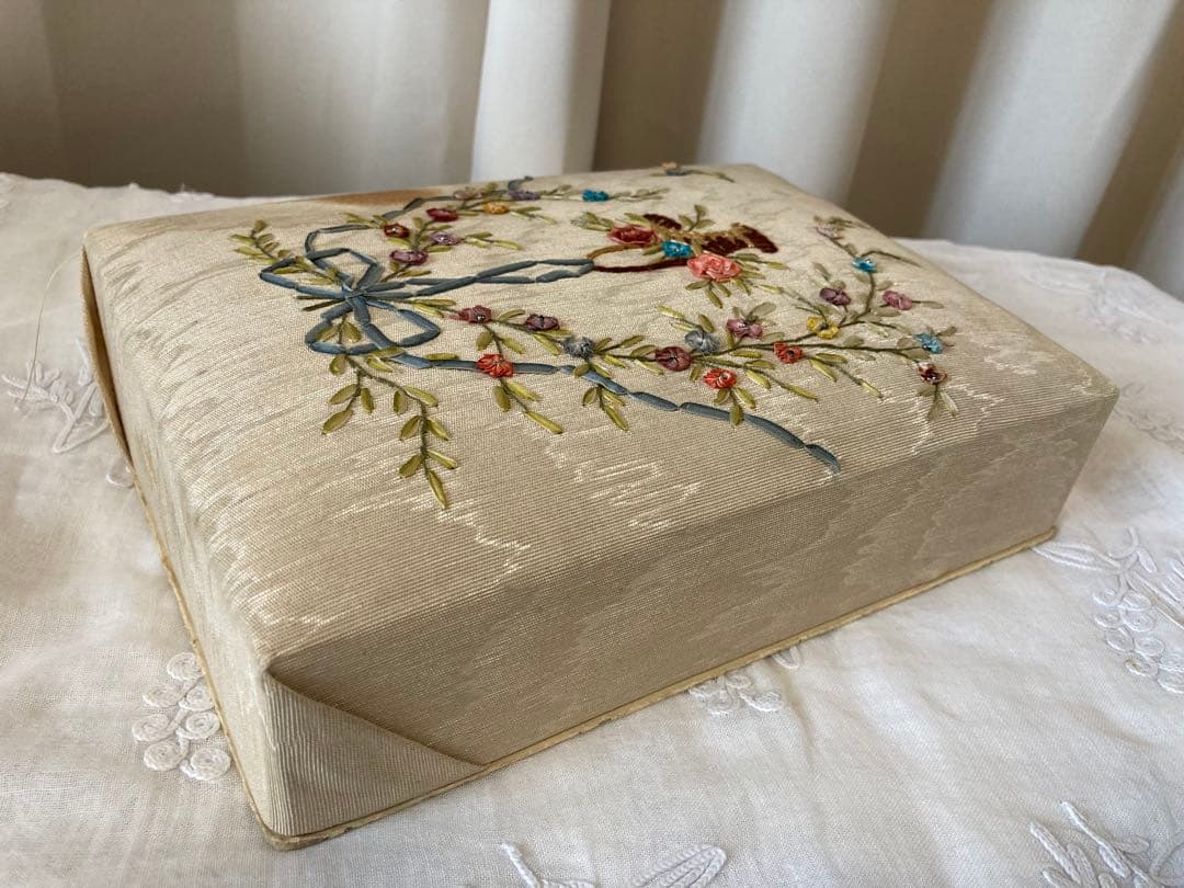 フランス アンティーク 花かご&リボン 薔薇リボン刺繍ボックス ローズバスケット