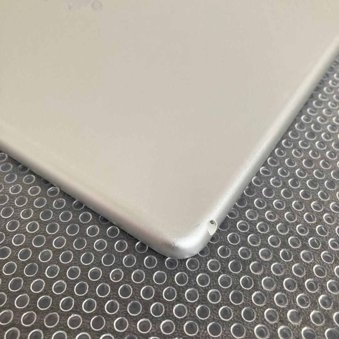 3177 電池ほぼ新品☆比較的美品☆iPad Air2 第2世代 32GB☆
