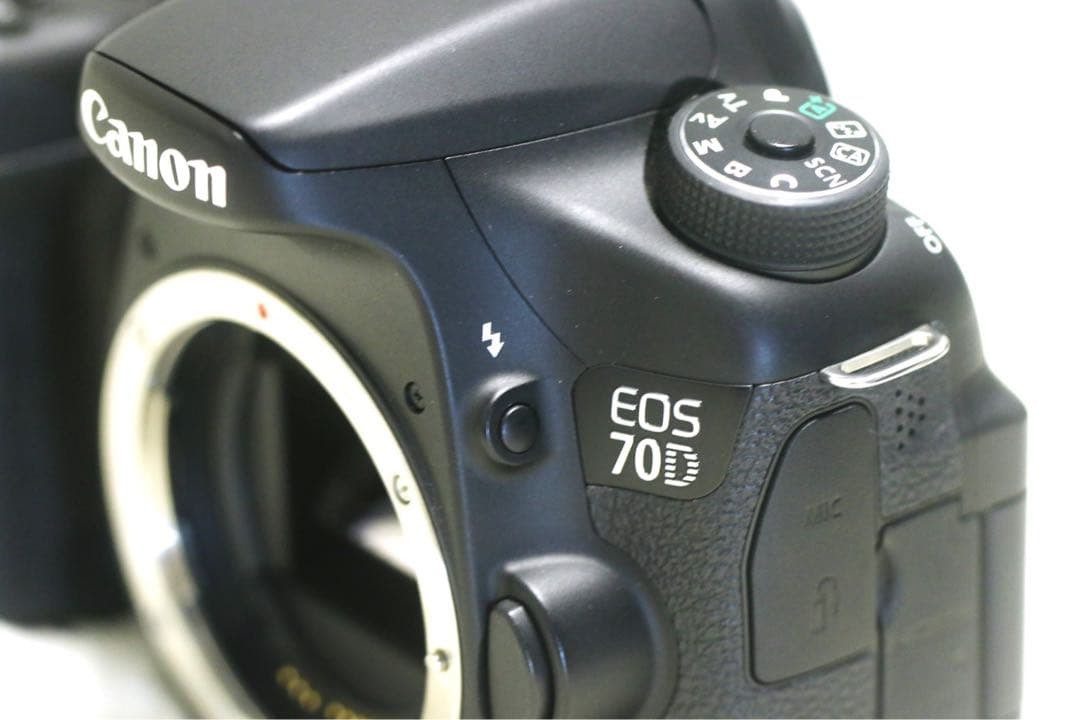 Canon EOS 70D ジャンク品　デジタル一眼レフカメラ