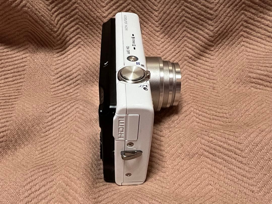 Nikon ニコン COOLPIX S6200 ホワイト　デジタルカメラ