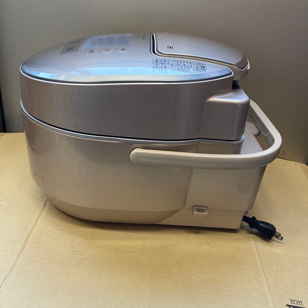 HITACHI RZ-VW3000M 炊飯器　2015年製