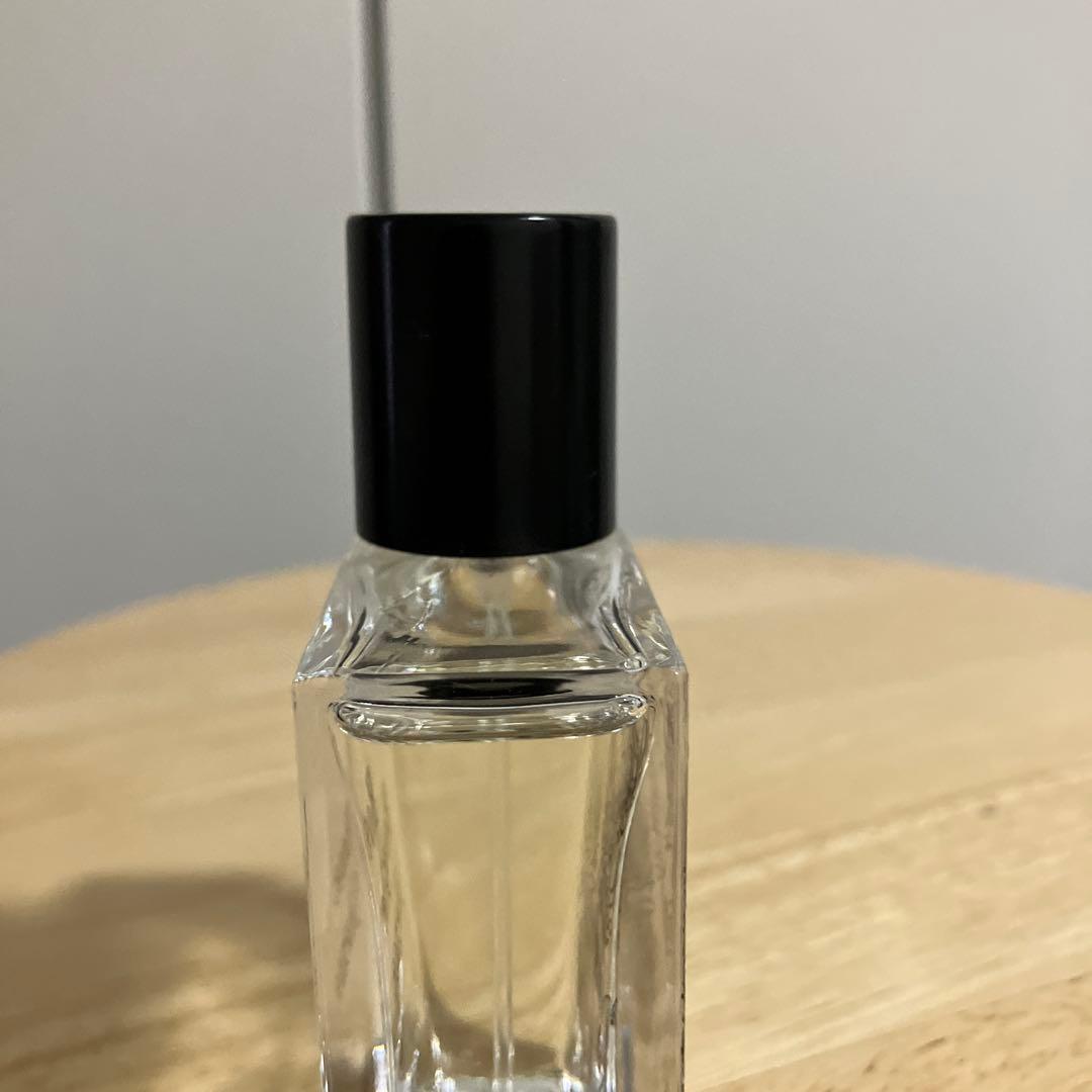 白*ま様 Miller Harris Rose Silence 女性用香水