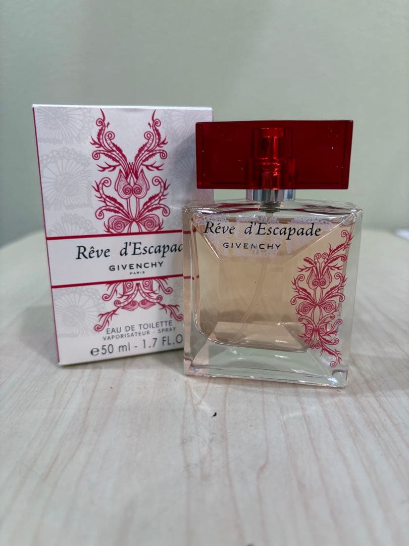 【新品未使用】ジバンシー レーヴ エスカパード オーデトワレ 香水 50ml