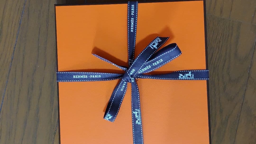 エルメス (HERMÈS) カレ・タオル 《ステアーズ》