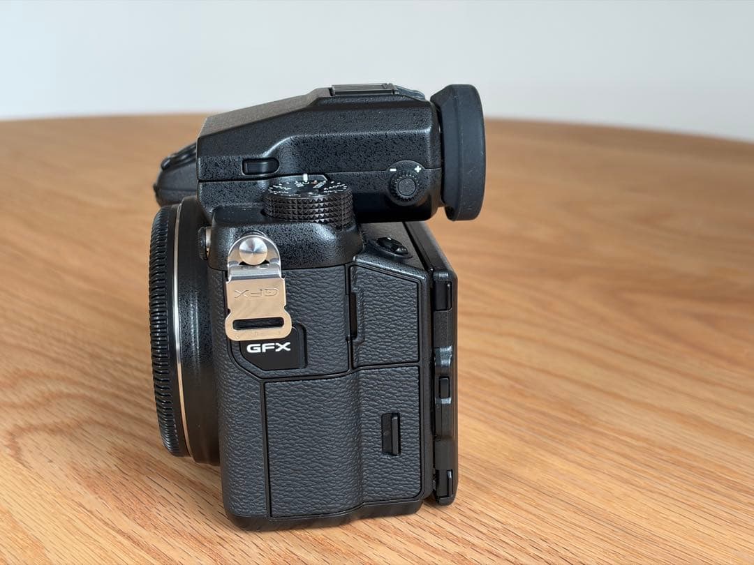 【美品】FUJIFILM GFX50S 中判ミラーレスカメラ