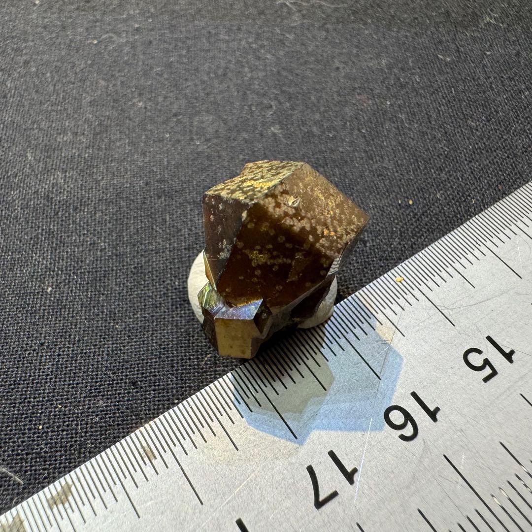 レインボーガーネット 国産 巨晶 クラスター 美麗 希少