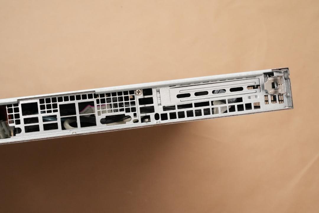 Supermicro CSE-813MTQ-350CB 1U ケース