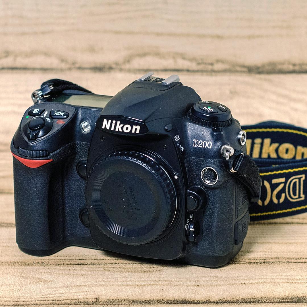 【中古】Nikon D200 本体＋他