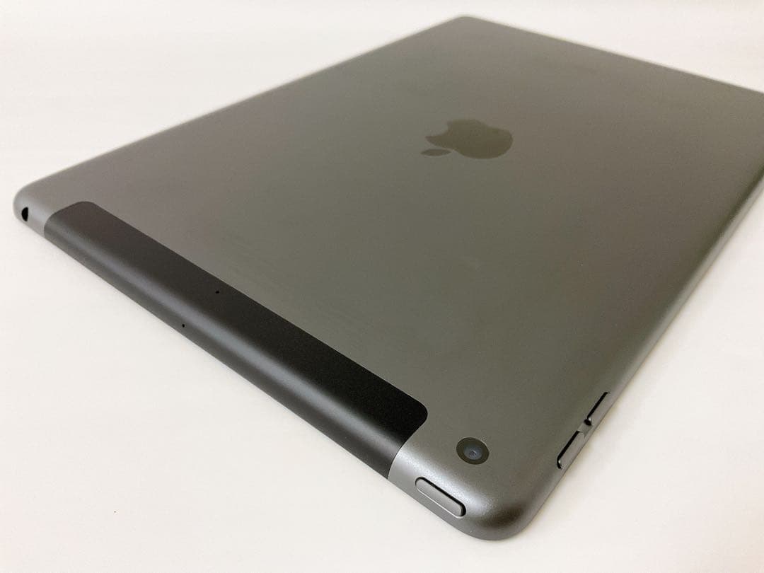 【美品・BT100％】iPad 第8世代 32GB Cellularモデル