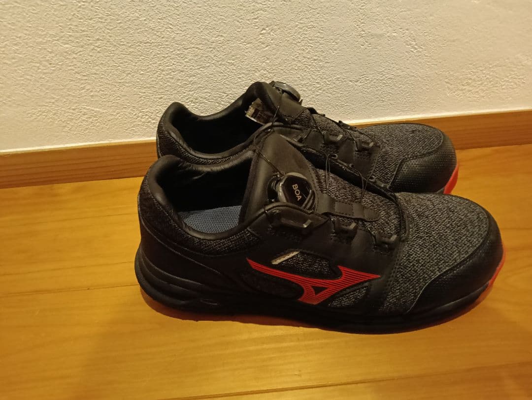 Mizuno BOAシステム安全靴 ブラック/レッド