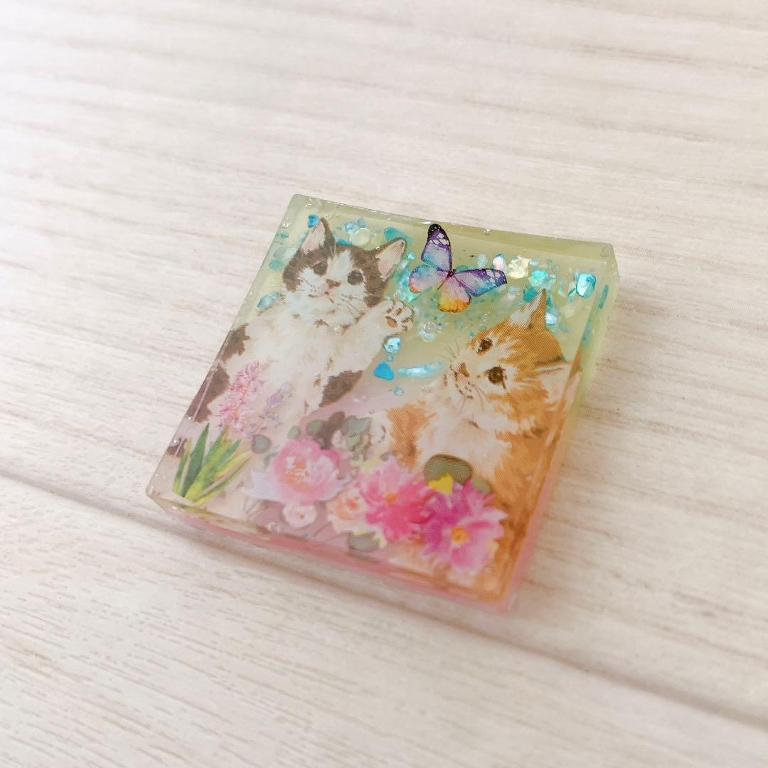 レジン ネコ ハンドメイド ヘアゴム ブローチ ♡⃛ 蝶々さんこっちおいでニャ♡⃛