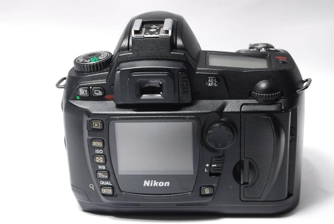 【決算セール】名機CCDモデル Nikon D70s 高画質一眼レフ 人気機種