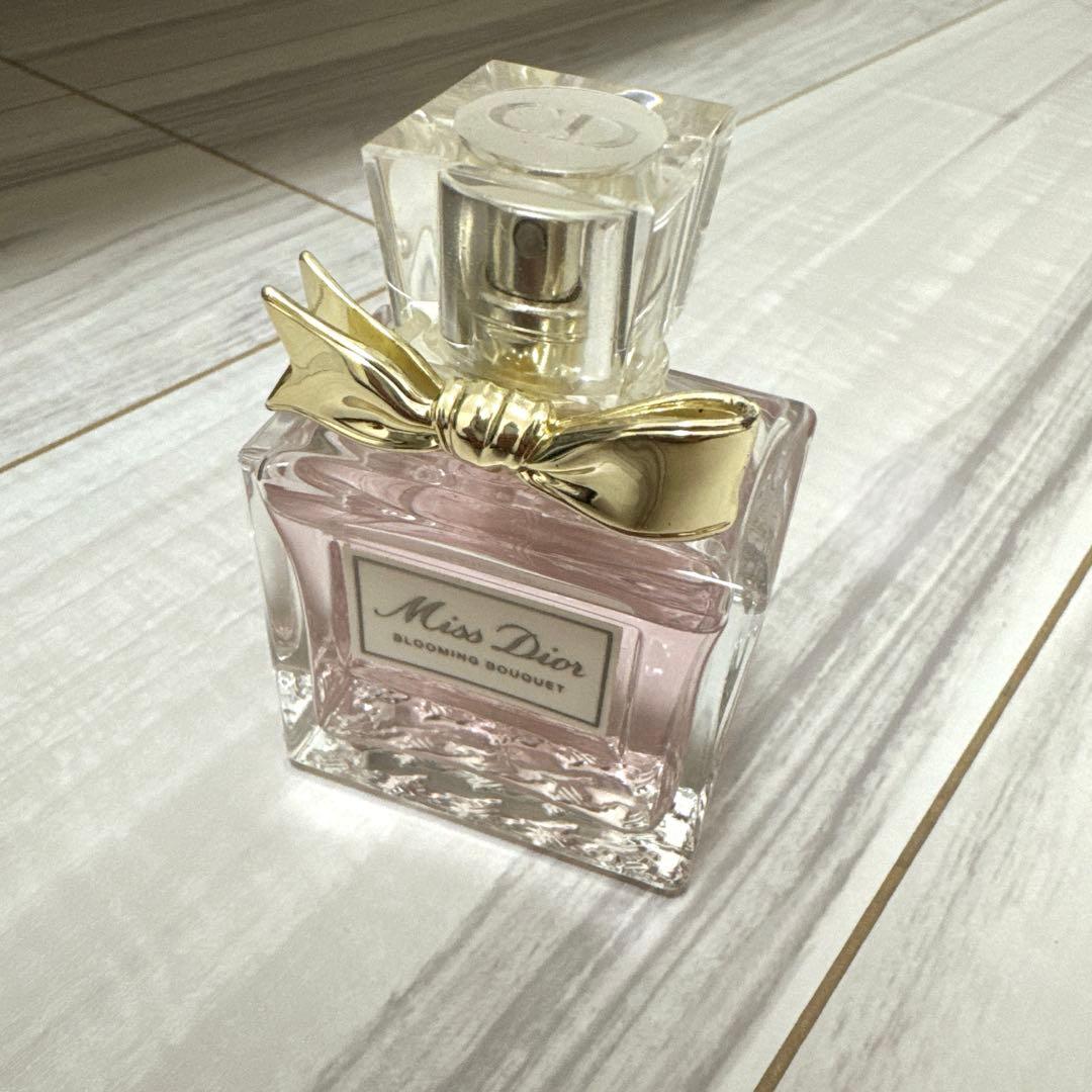 値段交渉受け付けます！Diorの香水（ブルーミングブーケ）50ml