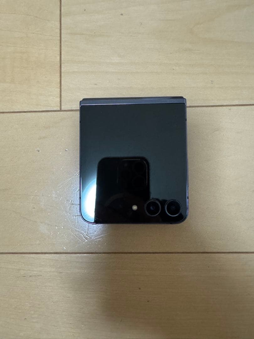 Galaxy z flip5 docomo版　SIMフリー