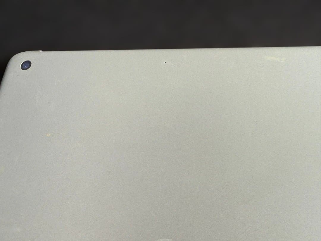 【ジャンク】Apple iPad 第7世代 10.2インチ シルバー（本体のみ）