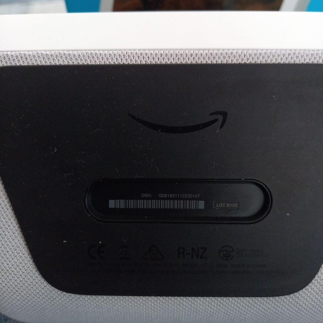 Echo Show 8 ホワイト イヤホンジャック付き(第一世代)