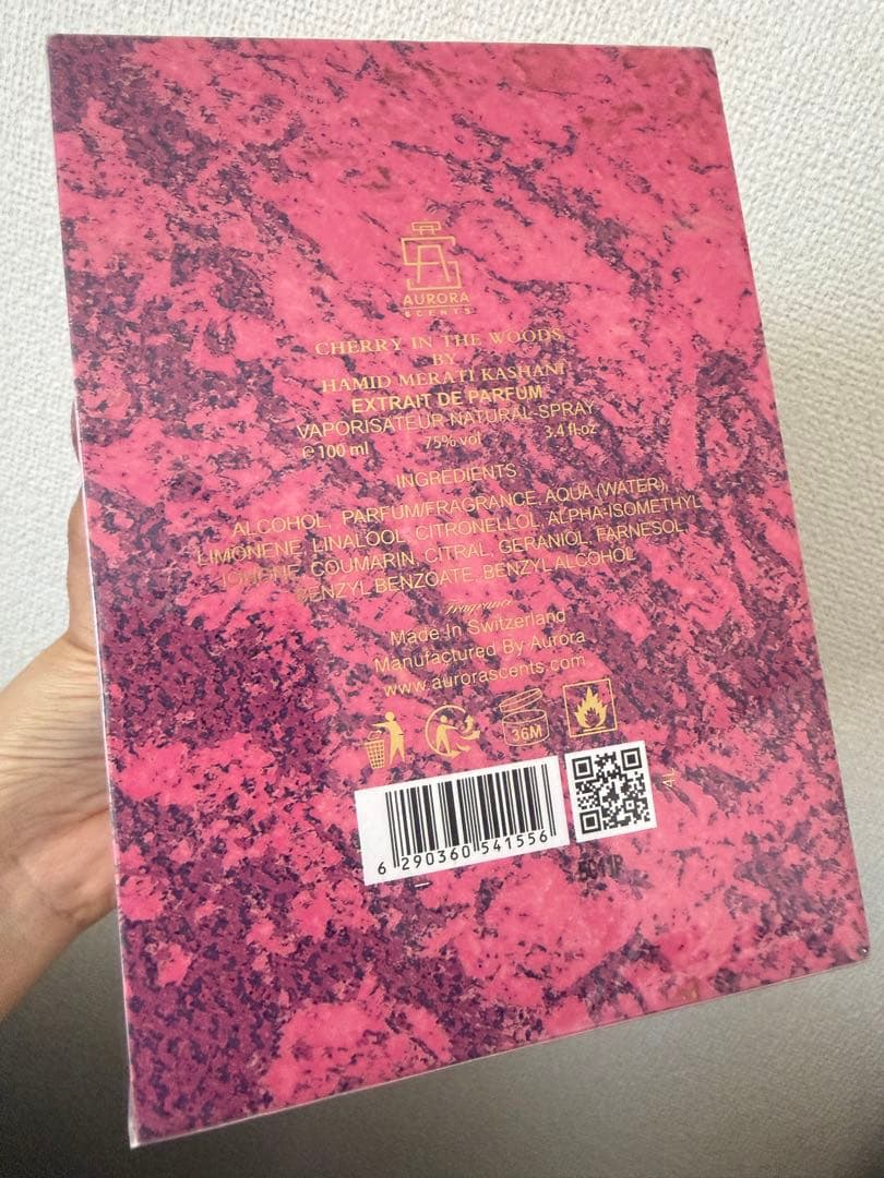 AURORA SCENTS CHERRY IN THE WOOD 女性用香水