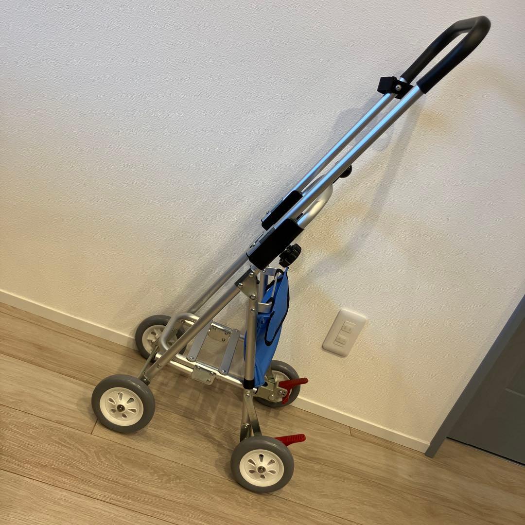 美品　介護用品歩行補助器具　コメットべー 保証付き　シルバーカー 折りたたみ