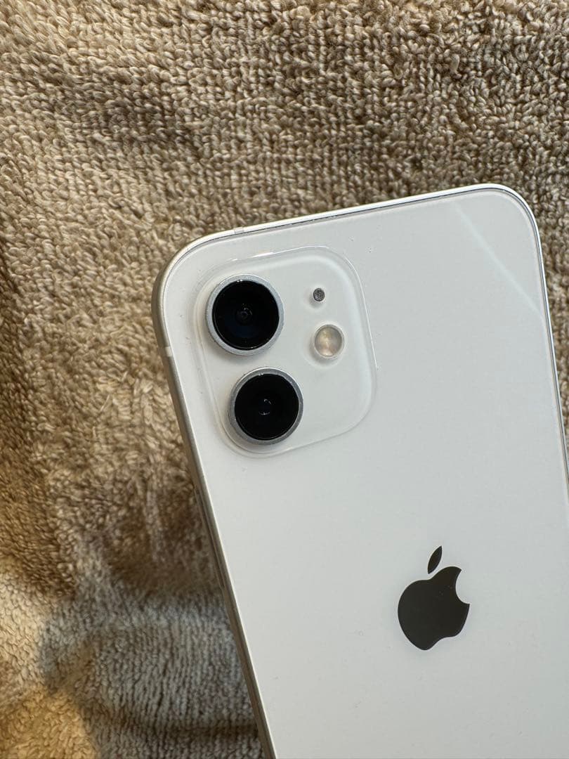 【最終値下げ】 iPhone 12 ホワイト 本体 128GB 75%