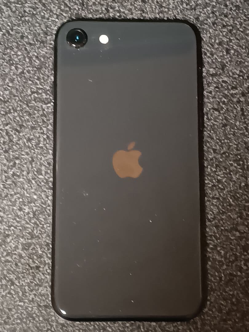 iPhone　SE2 64GB バッテリー81%