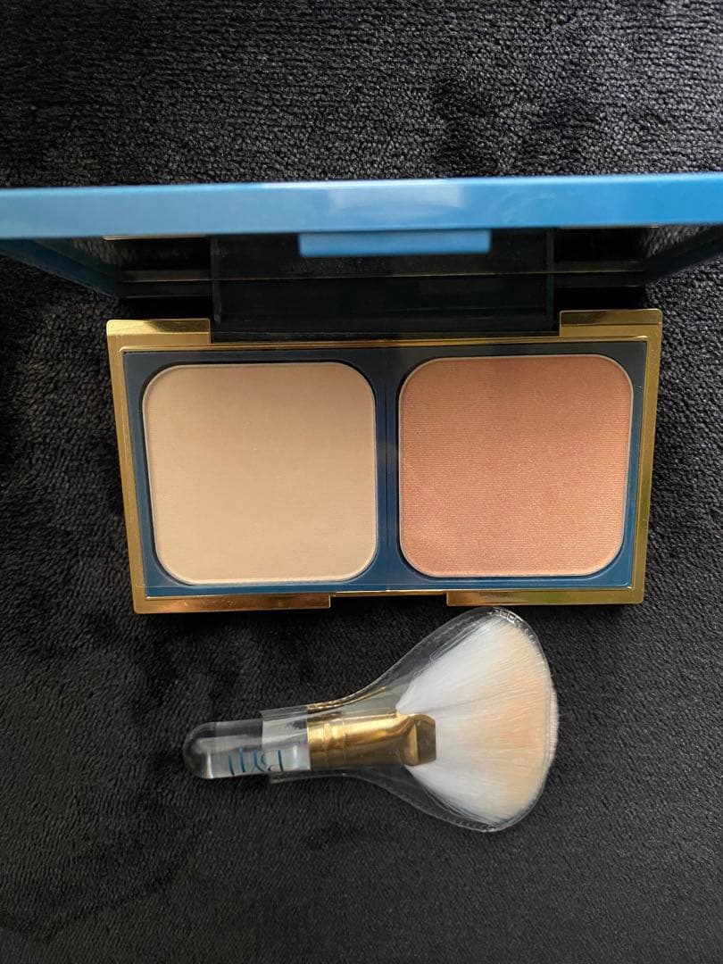 BYTF フェイスパウダー　SHINE & CONTROL POWDER ブラシ