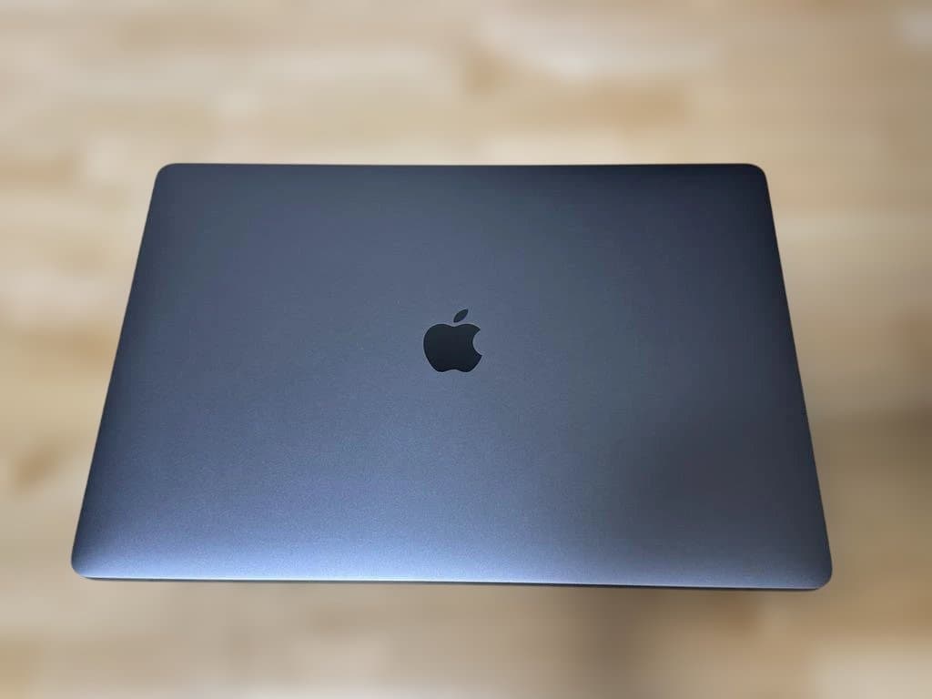 Apple MacBook Pro 16インチ スペースグレー