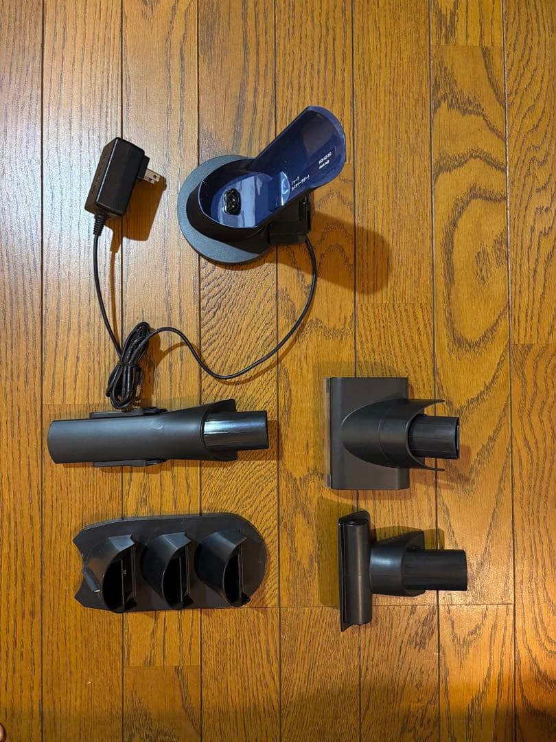 Shark ハンディクリーナー 本体 充電器付き