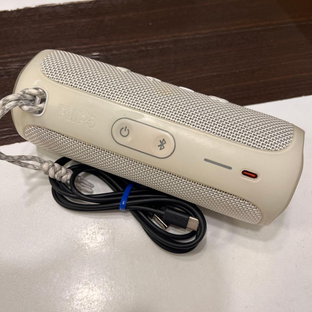 JBL flip5 ホワイト　純正ケーブル付属