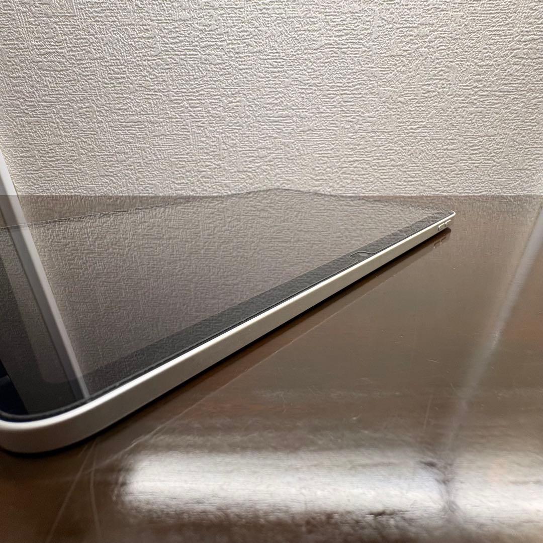 iPad 第11世代 A16 128GB シルバー 美品 新品充電器付き