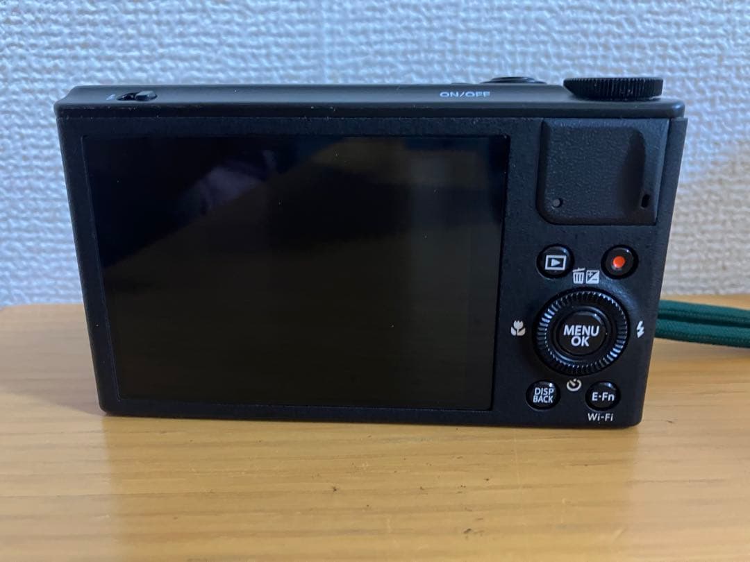 美品　動作品　FUJIFILM フジフイルム　XQ2 黒　デジカメ